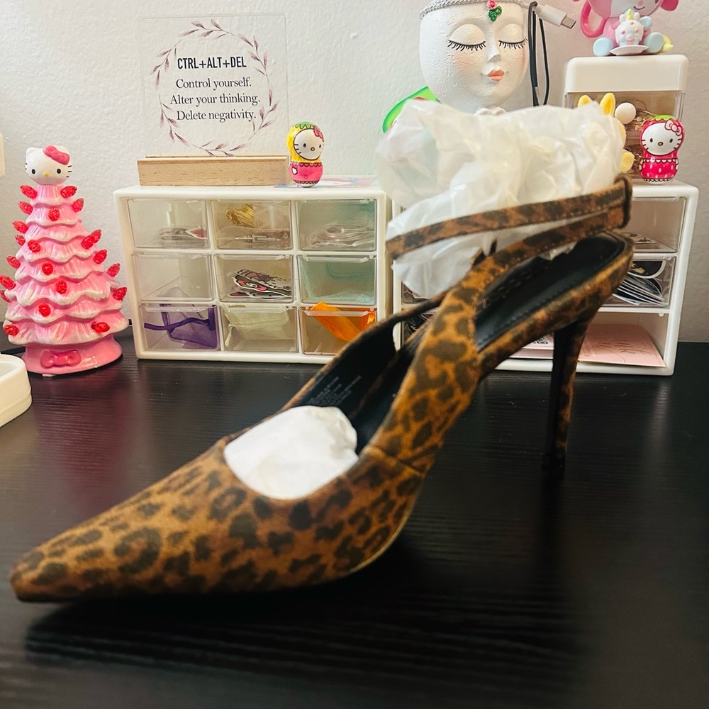Shoe Dazzle Brown Leopard Heels